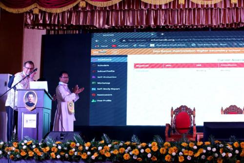 DAY_3_Sessions_Photo_22