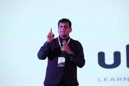 DAY_3_Sessions_Photo_7